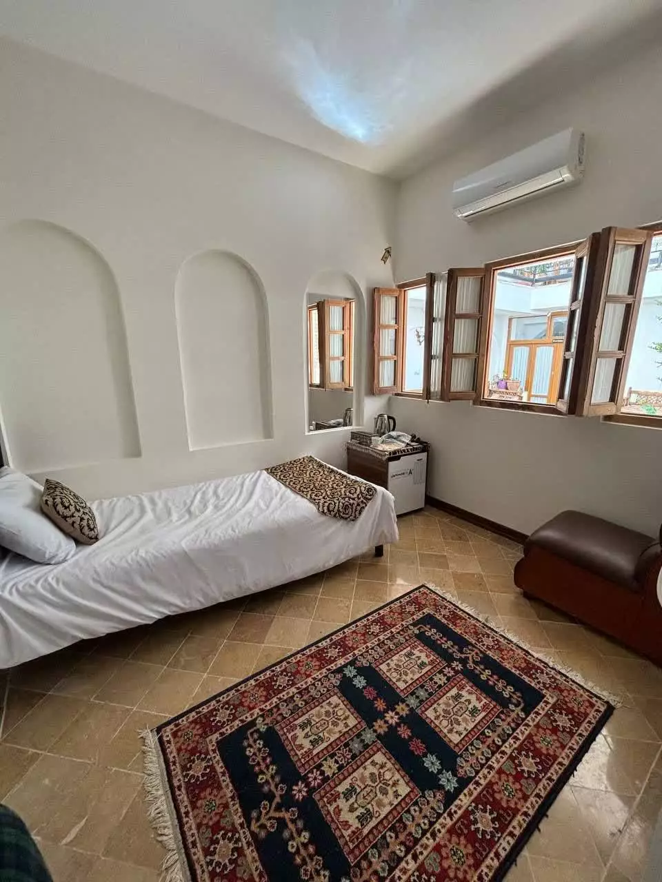 Alibaba https://cdn.alibaba.ir/ostorage/hotel-accommodation-images/699c26fa46ae9d8e6fb49fc5_یک استاندارد اکونومی.webp